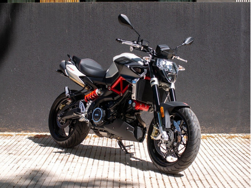 Imagen 2 de 25 de Aprilia Shiver 900cc 95cv Permuta Concesionario Oficial