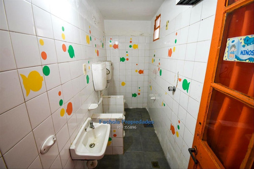 Vende O Alquila Local De 3 Niveles, 12 Habitaciones,