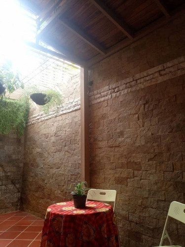 Imagen 7 de 13 de Townhouse En Res. Mucubaji, Atth-163