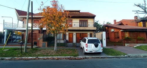 Chalet- Argentino Roca Nº 4.314 Entre Sosa Del Valle Y Castro. Quilmes