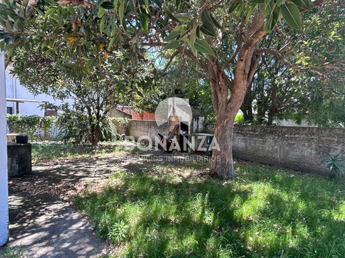 Casa En Venta Piriápolis - Los Ángeles. 5 Cuadras De La Playa Y Rambla. Zona Residencial. Buena Oportunidad De Inversión