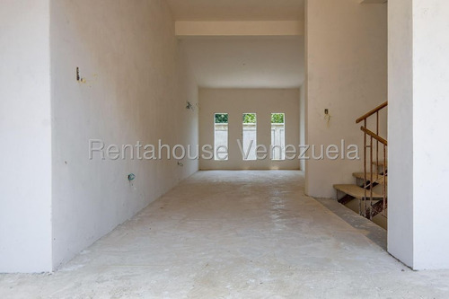 Se Vende Casa En Prados Del Este