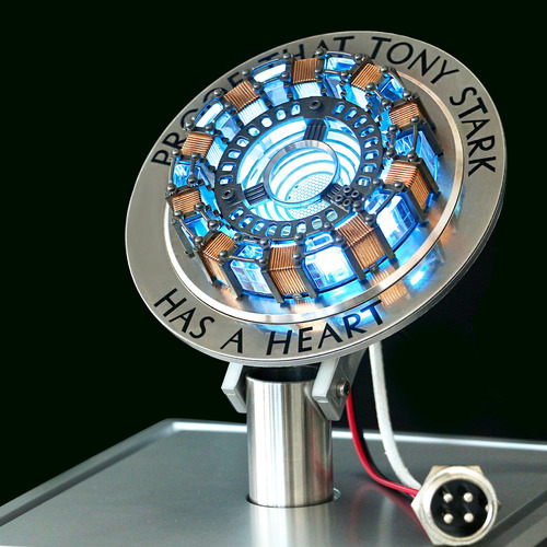 Iron Man Arc Reactor 11 Led Usb Con Display Mmg