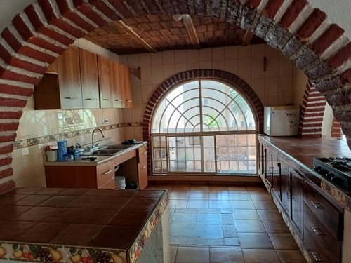 En Venta Casa Apropiada Para Uso Comercial En Bvd. Alejandro De La Cruz Saucedo En Jesús María, Aguascalientes