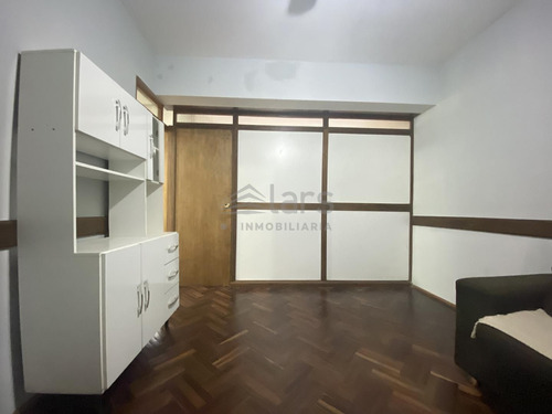 Apartamento En Alquiler / Cordón - Inmobiliaria Lars