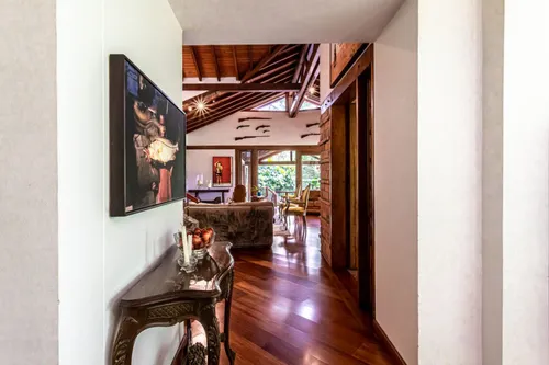 Casa En Venta En Loma Las Brujas. Cod V8340