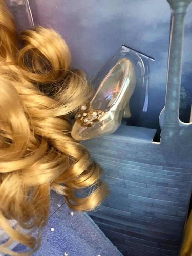 Boneca Limitada Cinderella Live Action Lily James Disney