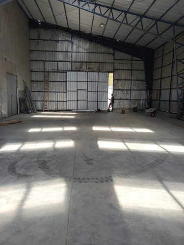 Arriendo Bodega Industrial De 400m2 Útiles En Placilla 