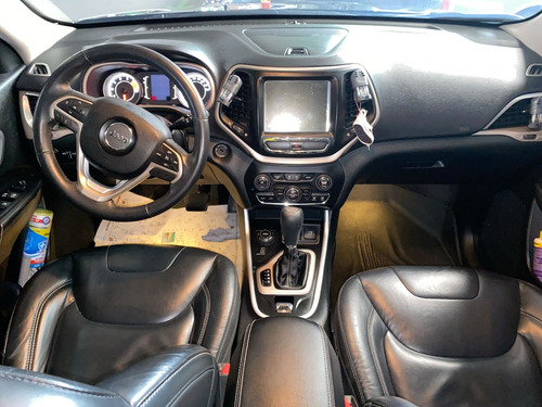 Imagen 13 de 25 de Jeep Cherokee Limited 3.2 2016
