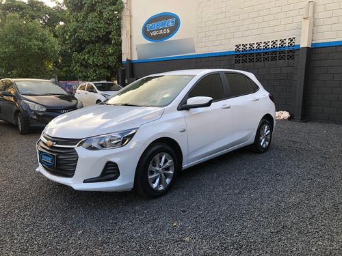 Chevrolet Onix Branco 2022