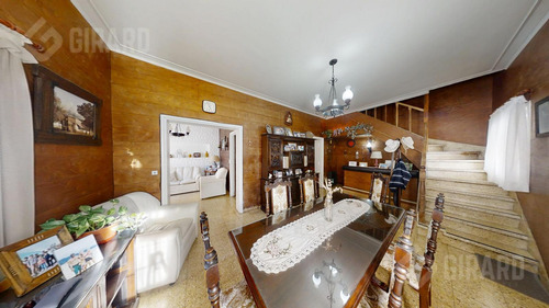 Casa En Parque Luro
