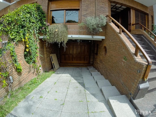 Imagen 3 de 30 de Casa En Venta En Versalles (6 Ambientes, 3 Cocheras, Cuzco Al 600)