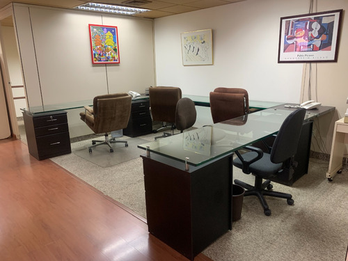 Los Cortijos Oficina En Alquiler