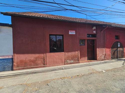 Se Vende Amplia Casa En La Cisterna (25508)