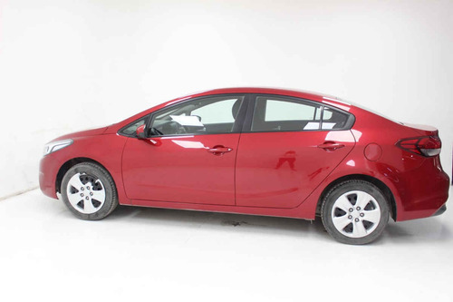 Imagen 2 de 13 de Kia Forte Sedan 2018 4 Cilindros