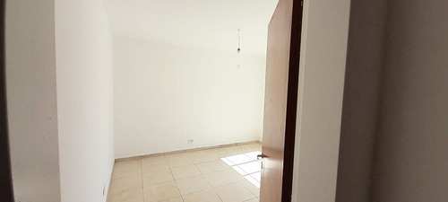 Casa Tipo Ph 3 Ambientes Muy Comodo En Castelar