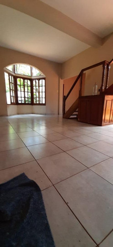 Imagen 12 de 27 de Imponente Casa En Venta En Barrio Altos De Bella Vista