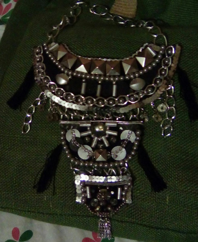 Imagen 1 de 2 de Maxicollar Artesanal Hecho A Mano