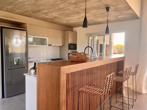 Casa En Alquiler Por Temporada De 4 Dormitorios En Pueblo Mio (ref: Bpv-8405)