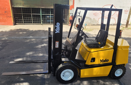Imagen 4 de 16 de Autoelevador Yale 2500kg Desplazador Lateral Reacondicionado