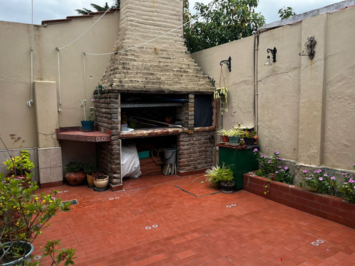 Venta Casa 4 Ambientes En Bernal