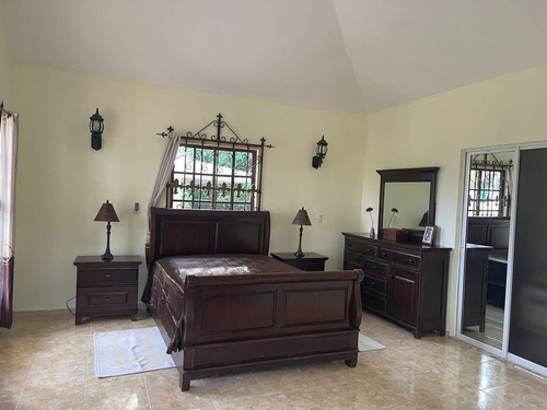 For Sale Villa En Cabrera Maria Trinidad Sanchez Con 5 Habitaciones Y Casa Empleado