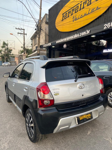 Imagem 6 de 9 de Toyota Etios Cross 1.5 2013/2014