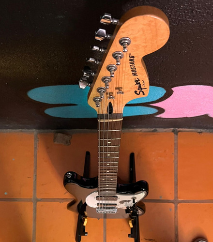 Guitarra Fender Squier Mustang C/ Seymour Duncan Triple Shot Diestro Negro Palo De Rosa (Usado)