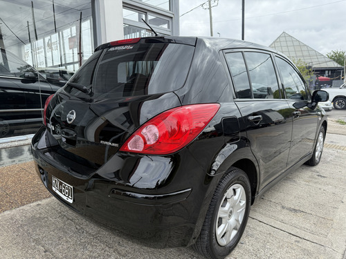 Nissan Tiida 1.8 Visia