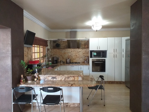 Imagen 6 de 19 de Casa Delujo Amoblada En Av Independencia. 0414-5725250 Cod 22-17560