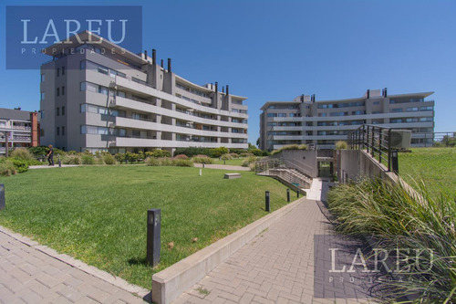 Departamento De 2 Ambientes En Venta - Condominio Civis