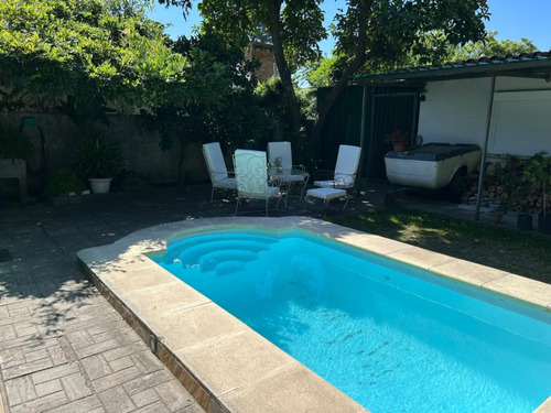 Venta Casa Y Apartamento Con Piscina En Mismo Padrón En Villa Argentina