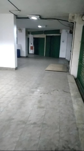 Se Vende Local Comercial A Pie De Calle El Mismo Hace Esquina En Libertador Centro Santa Teresa Bb