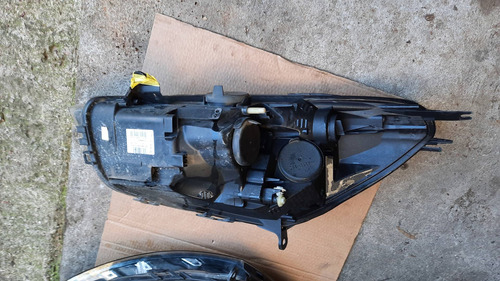Imagen 4 de 4 de Semioptica Renault Clio Lv Leer Descripción