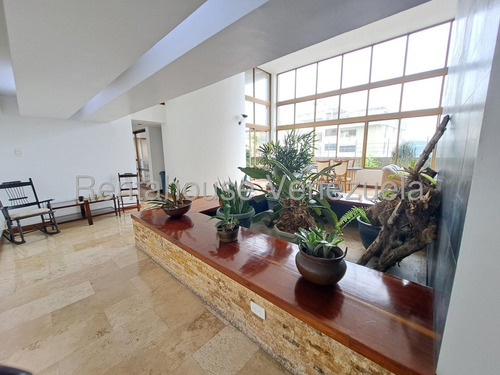 Urb. Guaicai Hermoso Y Espacioso Penthouse Duplex Terraza Con Doble Altura. Mo 25-8897