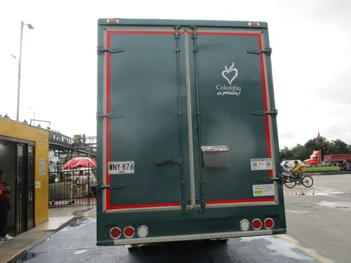 Furgon Mitsubishi Canter Fuso Fe85de6slgp