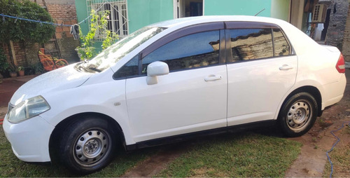 Imagen 2 de 6 de Nissan Tiida Automática