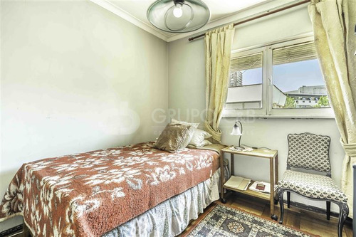Casa En Venta, 2 Pisos 3 Dorm. En L. Condes Metro Manquehue