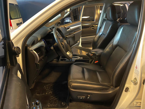Toyota Hilux 2.8 Cd Srx 177cv 4x4 At