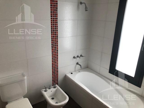 Casa 5 Ambientes En 2 Plantas En Venta - Fincas De Hudson