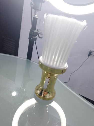 Imagen 1 de 1 de Brocha Talquera Para Barberia Estilo Dorada.