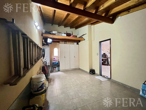Venta De Casa 3 Ambientes Con Cochera En Wilde