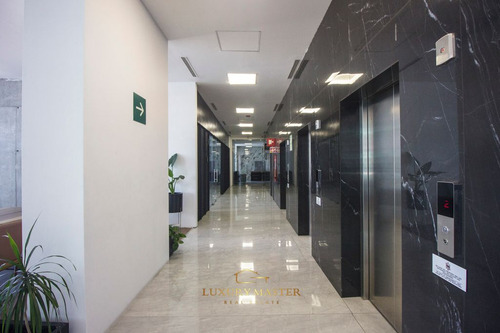 Oficina De Lujo En Colinas De San Javier En Venta