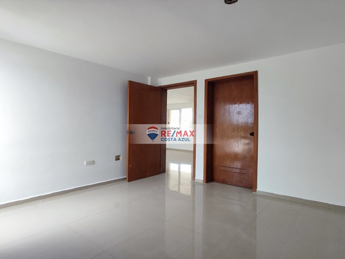 Te Presentamos Un Hermoso Apartamento En El Conjunto Cartago, El Mas Reciente De Tucacas, A Estrenar, Con Acabados De Primera, Con Planta Total.