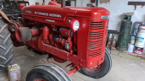 Tractor Mc Cormick-deering.