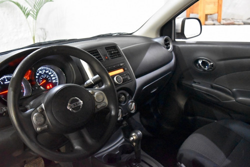 Nissan Versa 1.6 Acenta A/t Nafta 2014 Color Gris Impecable!