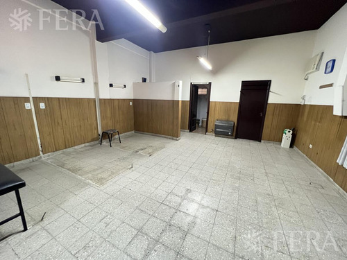 Venta Casa 4 Ambientes Con Local, Cochera, Quincho Y Terraza En Wilde