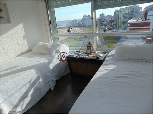 Imagen 22 de 30 de Apartamento En Alquiler En Primera Linea - Punta Del Este Brava