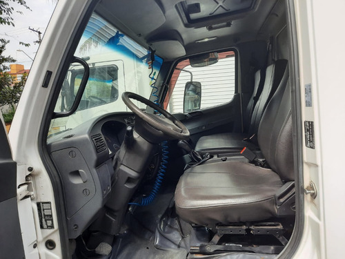 Imagem 2 de 6 de Mercedes Benz 1016 Branco 2013