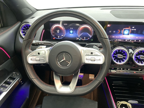 Imagen 17 de 25 de Mercedes Benz Glb 200 1.332